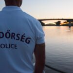 Egy stégbe kapaszkodva kiabált segítségért: késő este zuhant egy nő a Dunába Budapesten