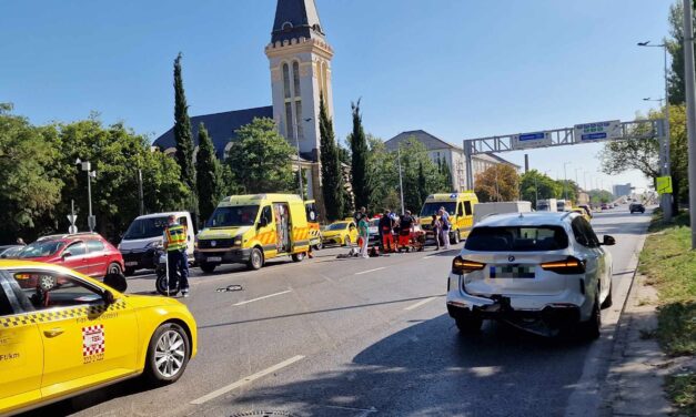 Súlyos motoros baleset a budapesti Nagyvárad tér közelében: nagy erővel ütközött a Yamaha és a BMW – HELYSZÍNI FOTÓKKAL!