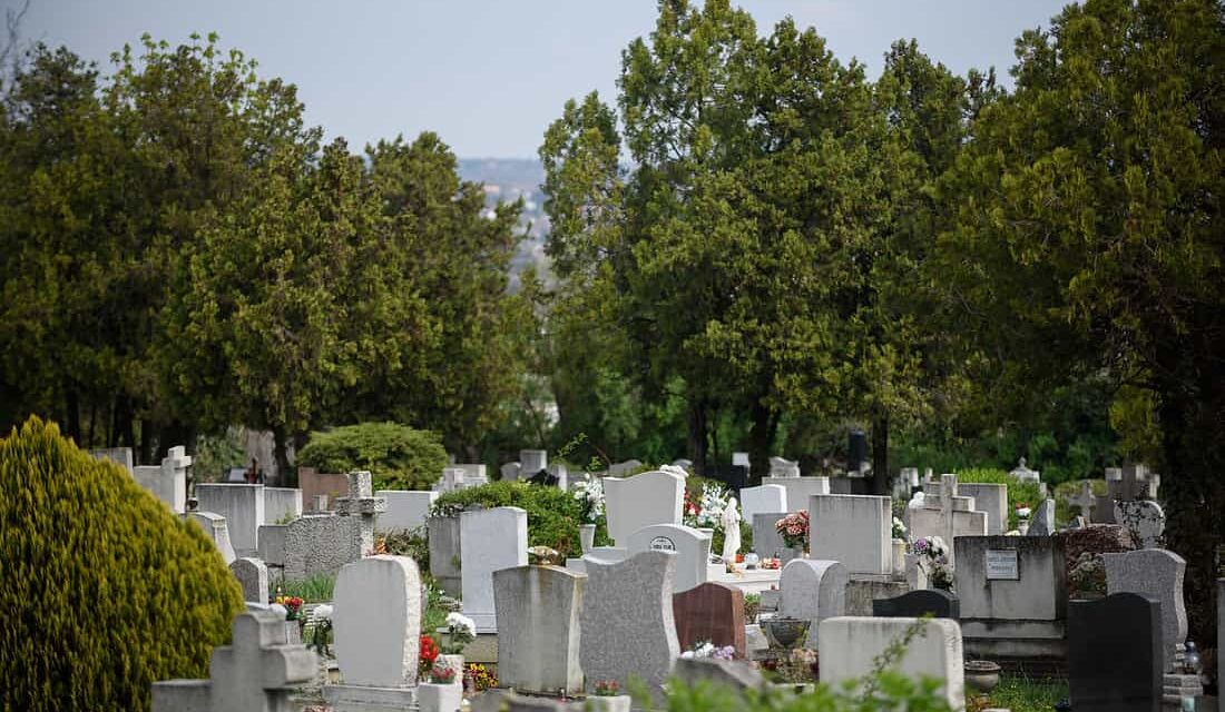 Pánik Érden: bűnbanda garázdálkodik az Ercsi úti temetőben
