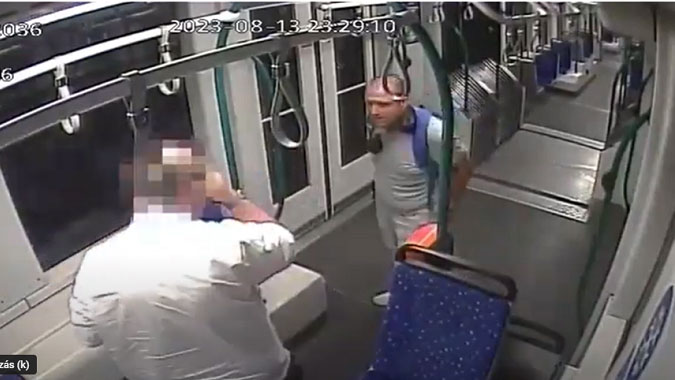 Felismeri ezt a férfit? Ha igen, akkor tegyen bejelentést – A gyanú szerint bántalmazott egy villamosvezetőt Budapesten