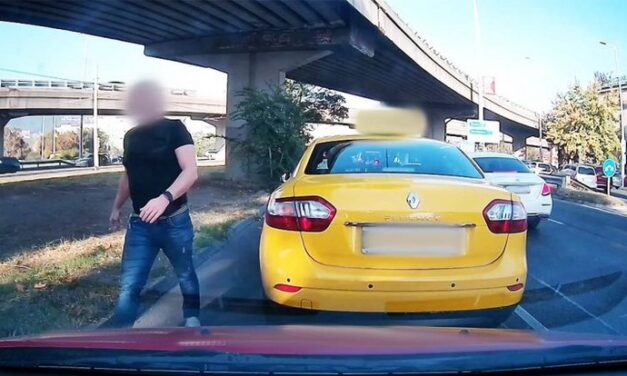 Elborult az agya a taxisofőrnek az Árpád hídon, megállásra kényszerítette az autóst, aki megelőzte őt VIDEÓVAL!