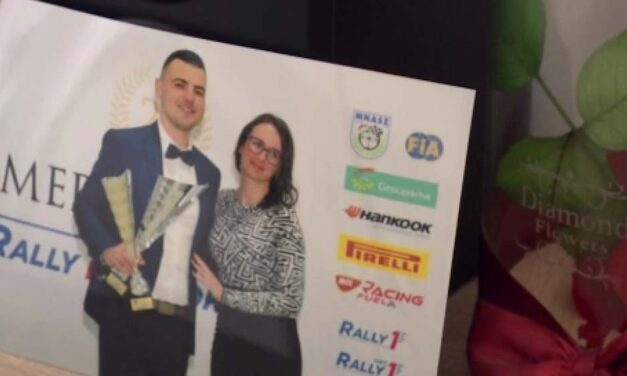 „Apa pihen, erőt gyűjt, és hamarosan itthon lesz velünk” – 5 millió forint hiányzik az éber kómában fekvő rally-s gyógyulásához, Ricsi még nem is látta egyéves kislányát