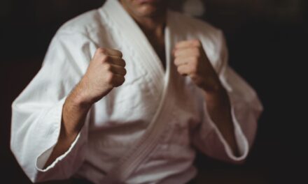 Gyomorforgató: két fiútanítványával is intim viszonyt folytatott az újpesti karateedző, az egyik áldozatának édesanyját még feleségül is vette