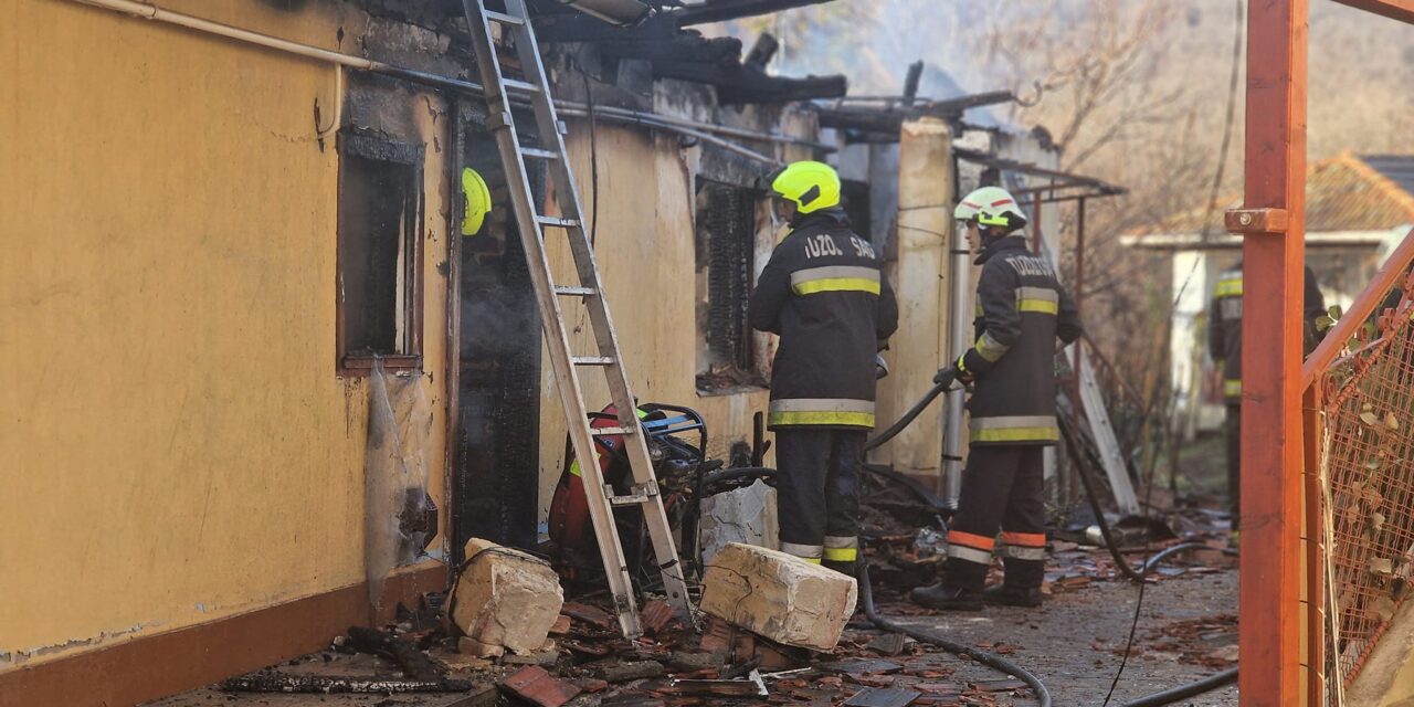 Felrobbant egy parasztház, egy ember holttestét találták meg a romok közt