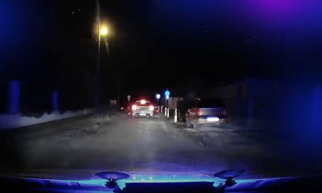 Látványos autósüldözés Budapesten: Gázra taposott a sofőr, amikor a rendőrök leintették – AKCIÓ-VIDEÓ