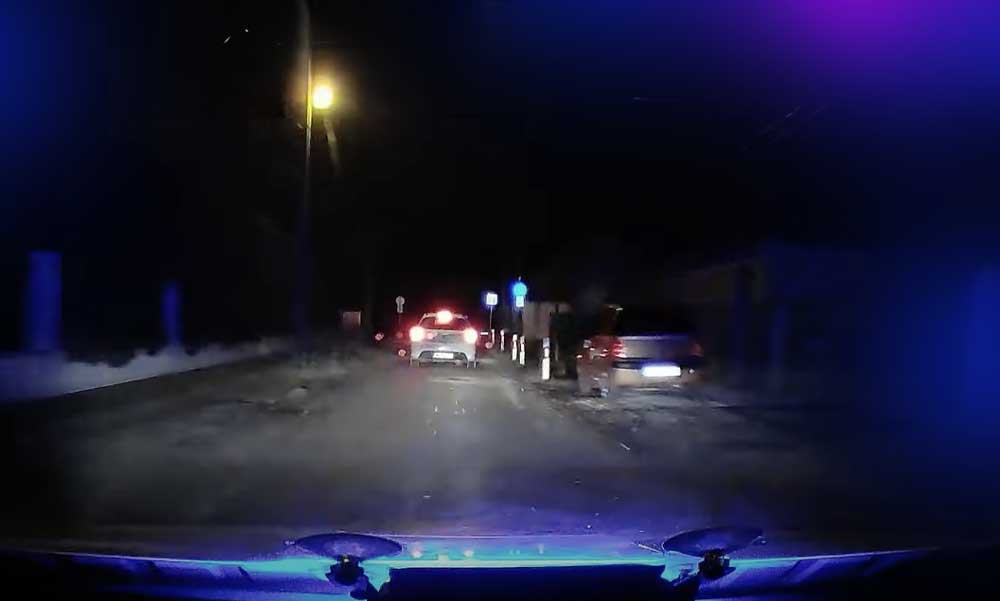 Látványos autósüldözés Budapesten: Gázra taposott a sofőr, amikor a rendőrök leintették – AKCIÓ-VIDEÓ