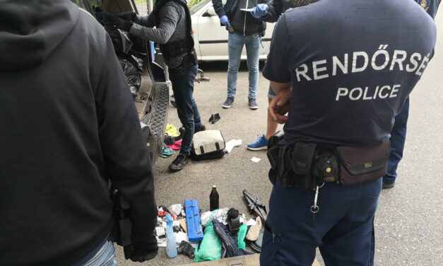 A bűnügyi felügyelet alatt ismét beszállt a drogüzletbe a budapesti férfi, egy parkolóban csaptak le rá a rendőrök