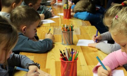 Kirúgtak egy óvodavezetőt Siófokon, miután fizikai agressziót és verbális bántalmazást alkalmazott a kicsiknél