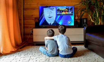 Nem csak fiataloknak: az online tévé-előfizetések legnagyobb előnyei