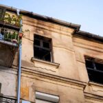„Még a ruha is ráégett, úgy szaladt ki a házból” – egy 100 éves asszony a budapesti robbanás halálos áldozata, az idős asszonyra kávéfőzés miatt robbanhatott rá a fal