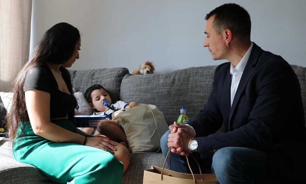 „A bokor segítette őt, mint egy csúszda és ez menthette meg Jonatán életét” – túlélte és már fel is épült az a 3 éves kisfiú, aki kizuhant az 5. emeletről