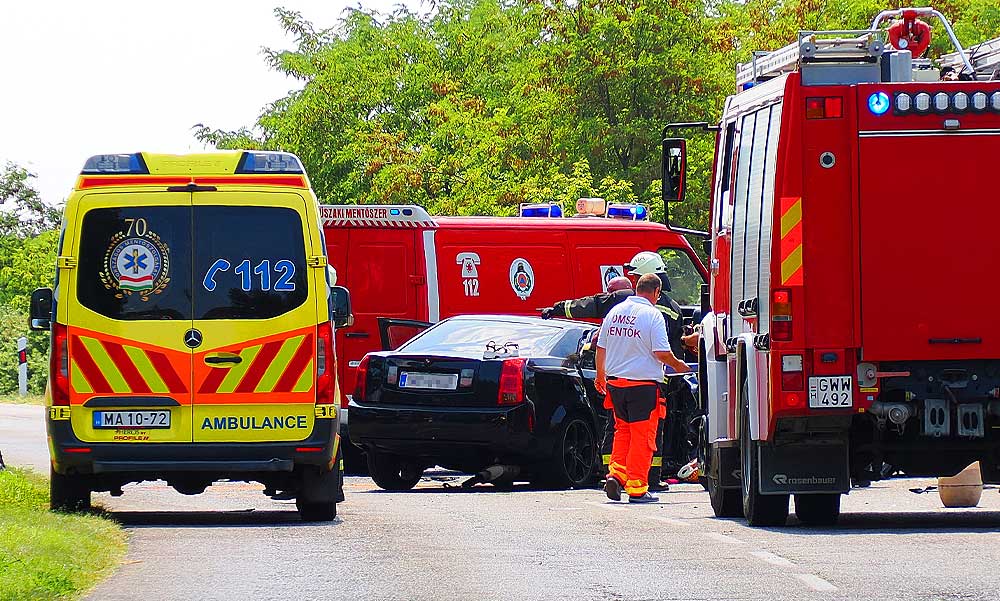 Családi tragédia Kiszombornál: egy anya és 15 éves fia halt meg a frontális ütközésben