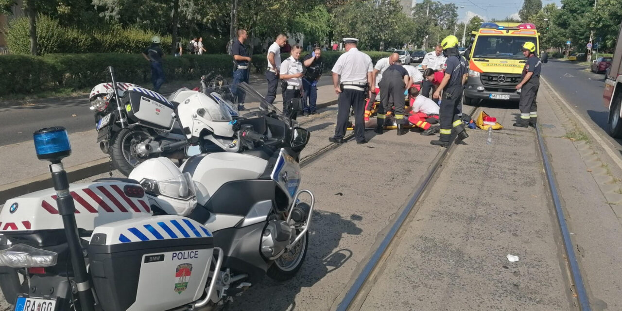 Halálos baleset Méhkeréknél: meghalt egy motoros rendőr, egy kisbaba és édesanyja megsérült