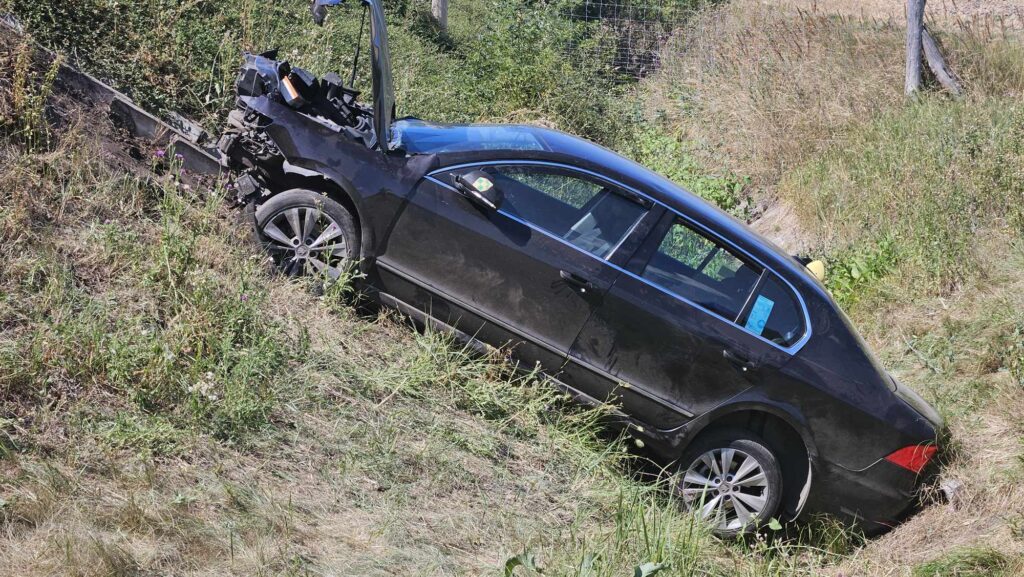 Halálos baleset Mezőkövesdnél: meghalt egy várandós nő, miután elaludt az ukrán rendszámú kisbusz sofőrje és autójuknak ütközött