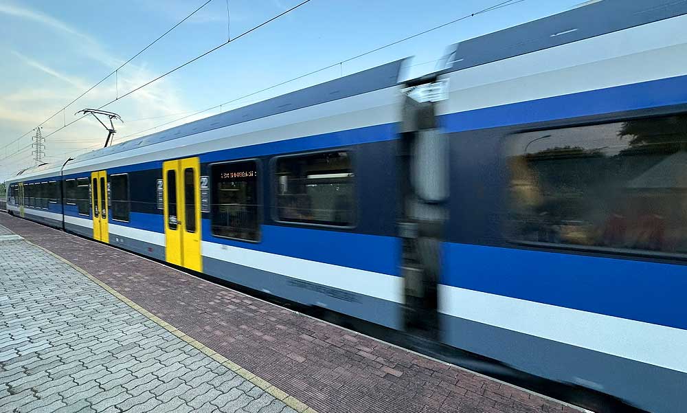 Leállt a vonatközlekedés vasárnap reggel a győri fővonal egyik szakaszán: 24 óra alatt ez már a 3. műszaki hiba ugyanezen a vasútvonalon