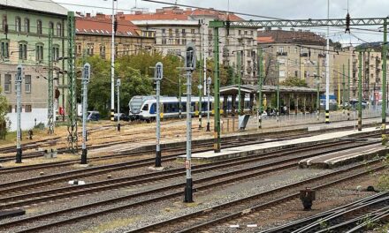 Kisiklott egy mozdony Budapesten, megszólalt a MÁV