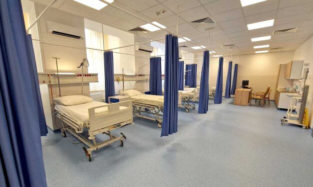 Két budapesti kórházban is óriási a baj: a pszichiátriai intézetben 15 orvos mondott fel, szakember hiány miatt pedig egy egész szintet zártak le