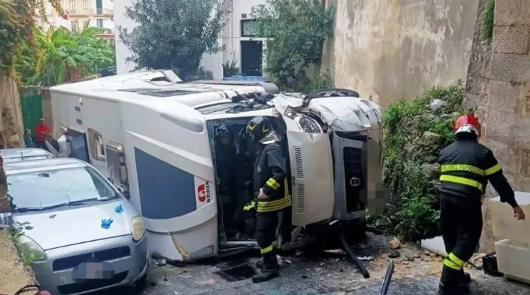 „A gyönyörű Pizzo-ban leltem örök nyugalomra” – vezetés közben kapott szívrohamot és meghalt a budapesti férfi Olaszországban