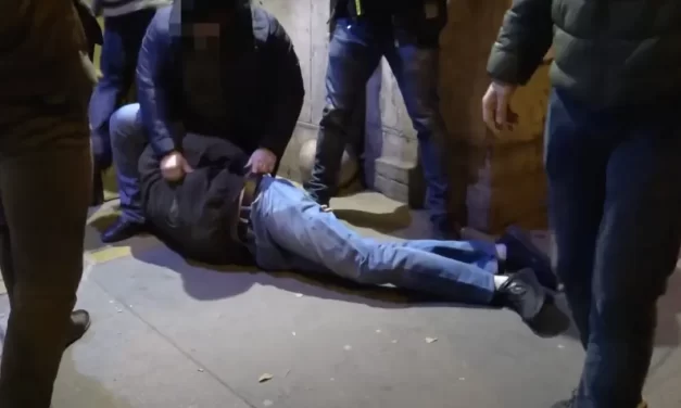 Többször kért segítséget a rendőrségtől a Budapesten élő japán nő, miután férje halállal fenyegette és bántalmazta: a rendőrség nem segített, most két gyermek maradt anya nélkül