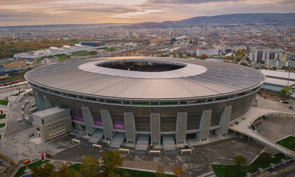 Tűz a Puskás Arénában, nagy erőkkel vonultak ki a tűzoltók