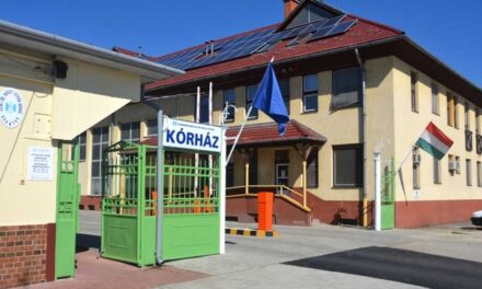 Áldatlan állapotok a szentesi kórház krónikus osztályán: 40 fokos kórtermekben fekszenek a magatehetetlen betegek, segítséget kérnek a hozzátartozók