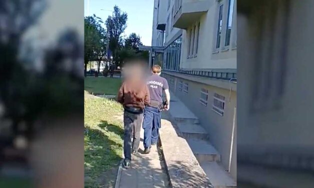 Rendszeres drogozott az a férfi, akit a budakeszi lakótelepről vezettek el a rendőrök: gyerekről készült intim felvételeket találtak a számítógépén