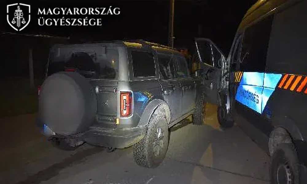 Házi őrizetbe került az orvos, aki terepjárójával részegen, jogsi nélkül hajtott bele a rendőrökbe