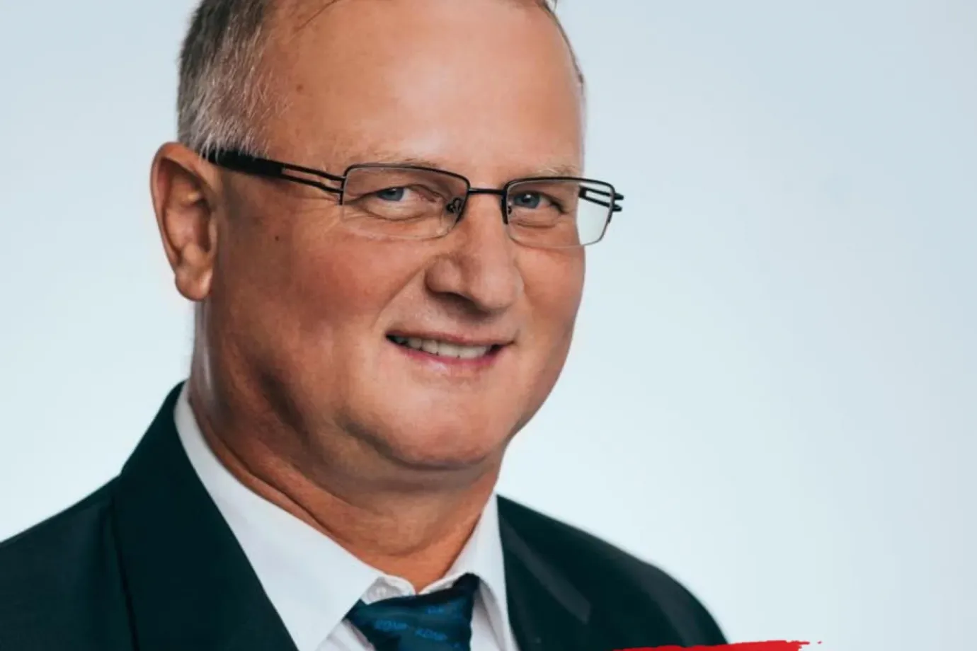 Tolatás közben, ittasan gázolt el egy nőt a fideszes képviselő, Obbágy Csaba szerint a járókelő súlyosan megsérült