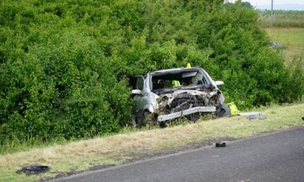 Tragikus baleset az M3-ason: felborult egy 7 személyes autó, ketten kirepültek az autóból és azonnal szörnyethaltak