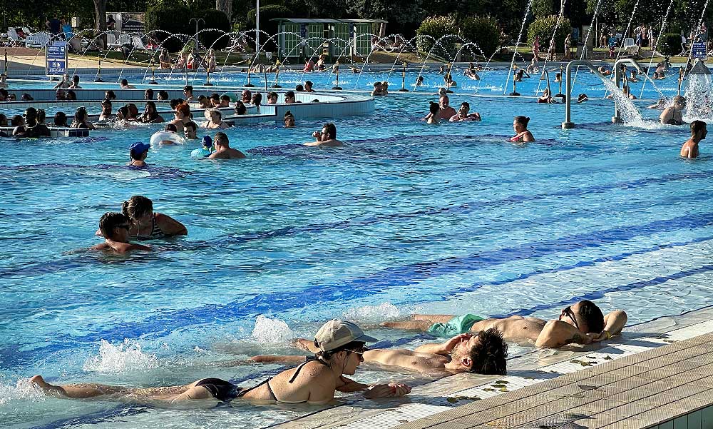 Dráma a budapesti strandon: vízbe fulladt egy 6 éves gyermek, az édesanyja a medence szélén telefonált