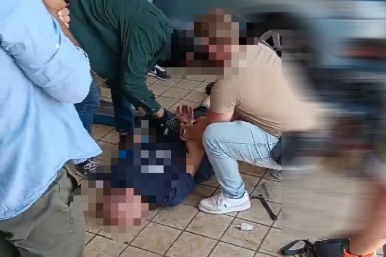 Elfogás Balatonfüreden: két fiatal arra kényszerített egy nőt, hogy idősebb férfiakkal bújjon ágyba, a fiúk cserébe kábítószert kértek – videó a cikkben
