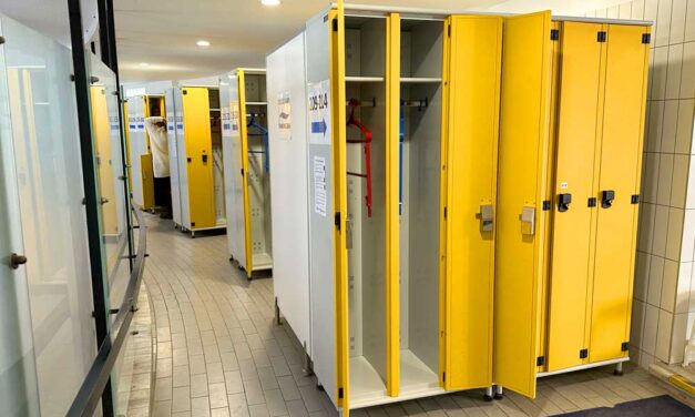 Perverz férfi a szoláriumban: az öltözőben kukkolta az öltözködő nőket egy százhalombattai férfi