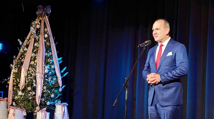 Decemberben részegen, öngyilkos akart lenni, most lemondott Kiskunfélegyháza polgármestere
