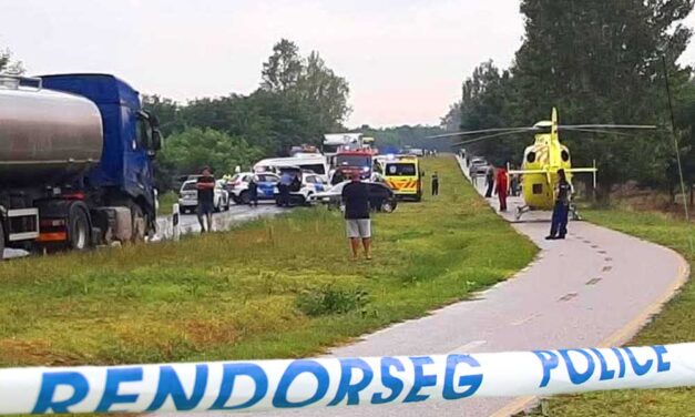 Tömegbaleset Nyírmihálydinál: ketten meghaltak, tizenketten megsérültek