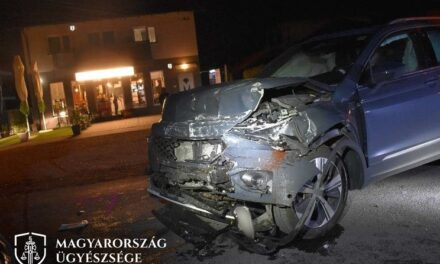 Annyira részeg volt a nő, hogy a saját sávjában sem tudta tartani az autót: súlyos balesetet okozott