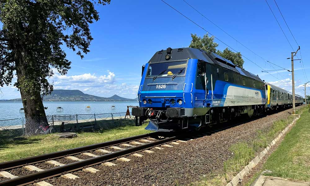 Akkora szélvihar volt a Balatonnál, hogy nem járnak a vonatok a dél part egy részén