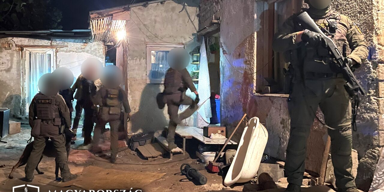 Élő adásban közvetítette az interneten egy siófoki család, ahogyan rátámadnak a fiukat előállítani akaró rendőrökre