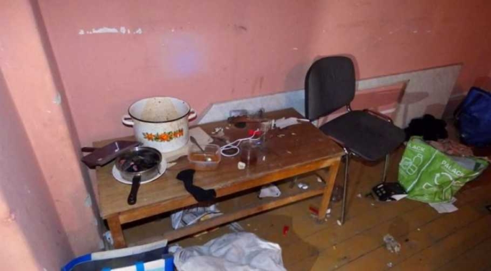 Rémségek háza Bagon: drogoztatták és futtatták a 14 éves lányt, szülei mentették ki a tanyáról