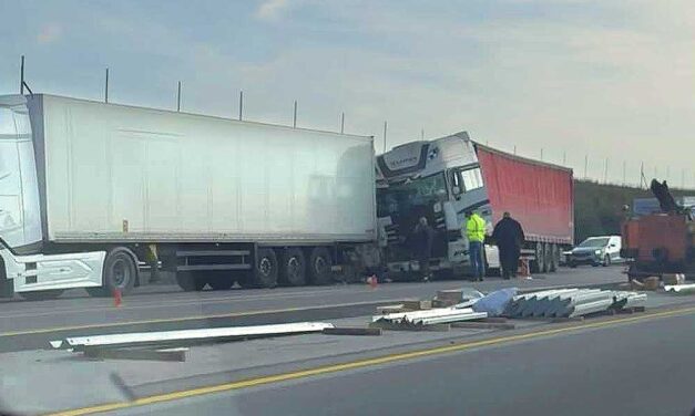 Káosz az M1-esen: kamionok ütközött Herceghalomnál, Biatorbágynál több sávot is lezártak