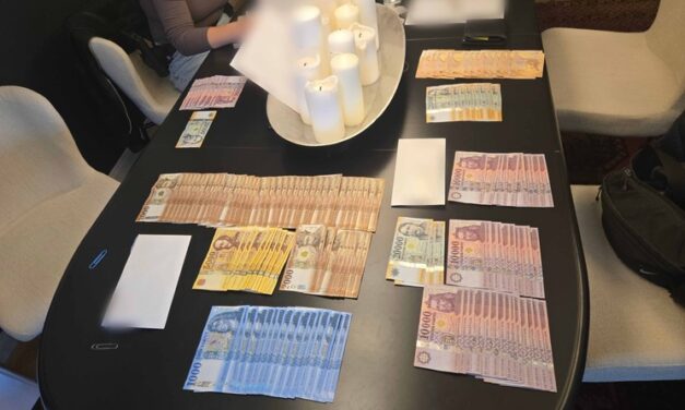 Csaló orvosok a krónikus osztályon: csak készpénzben lehetett befizetni az alapítványi hozzájárulásnak látszó csúszópénzt, több száz milliót foglaltak le a doktoroknál