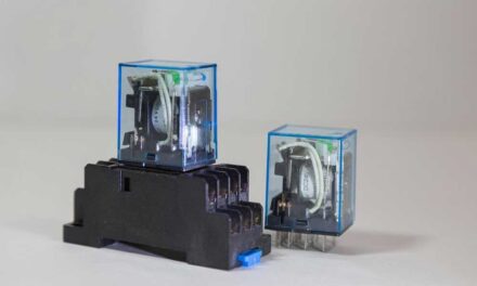 Hogyan működtess két relét egyszerre távolról?