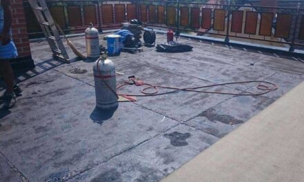 Mi a teendő, ha egy viharban megsérül a háztető?