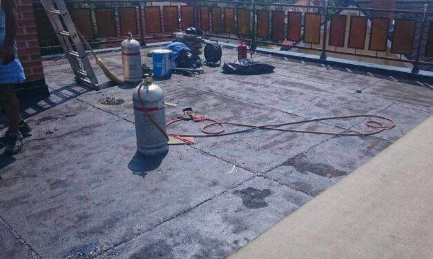 Mi a teendő, ha egy viharban megsérül a háztető?