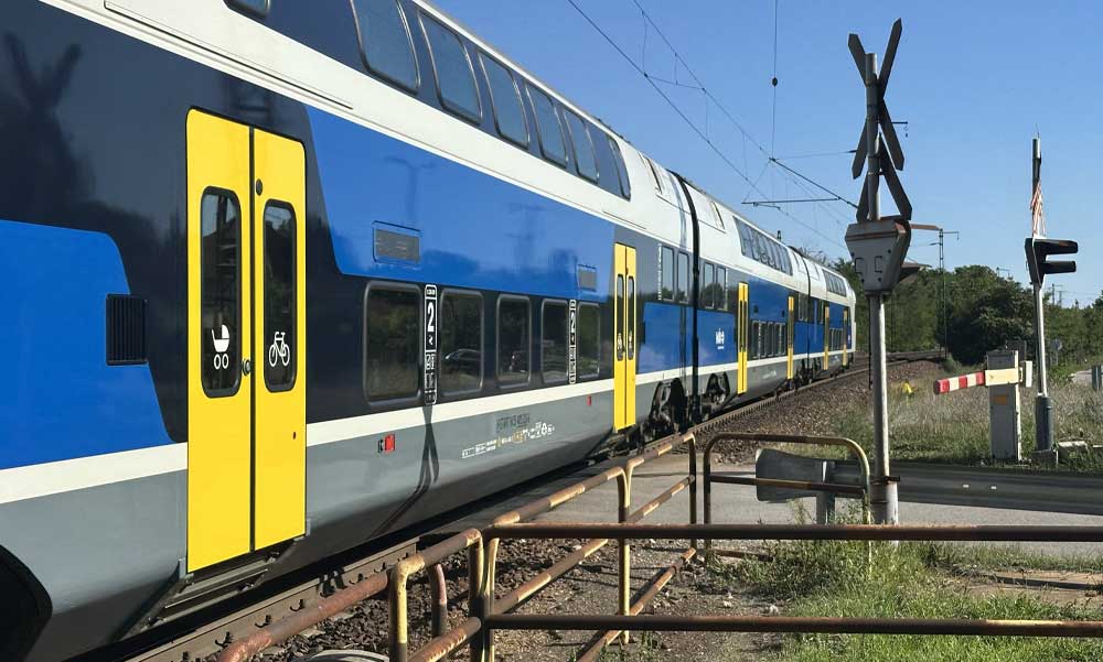 Vonat elé lépett egy ember Rákosligetnél, a gázolás miatt nem járnak a vonatok a hatvani vonalon