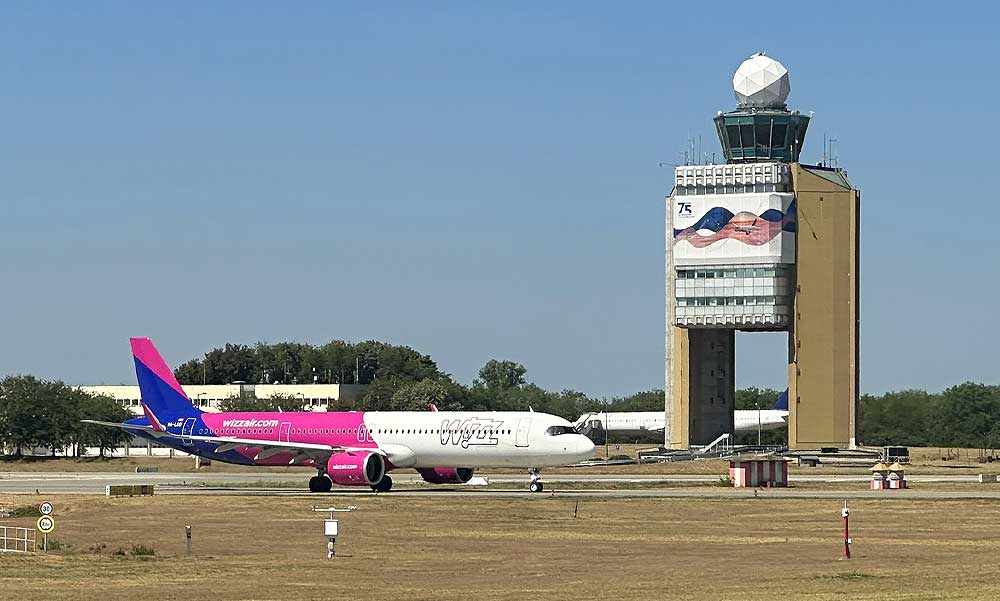Vészhelyzet Ferihegyen: fél órán belül két mentőt kellett hívni a repülőtérre, újraélesztésre volt szükség