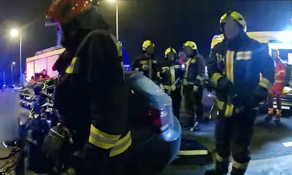 Drámai videót tett közzé a rendőrség az M3-as autópálya bevezetőjénél történt balesetről: két fiatal halt meg