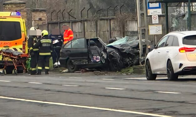 Soha nem volt jogosítványa az mercis ámokfutónak, aki bedrogozva egy 25 éves nő halálát okozta Aszódon: terhes feleségét a roncsok között hagyta