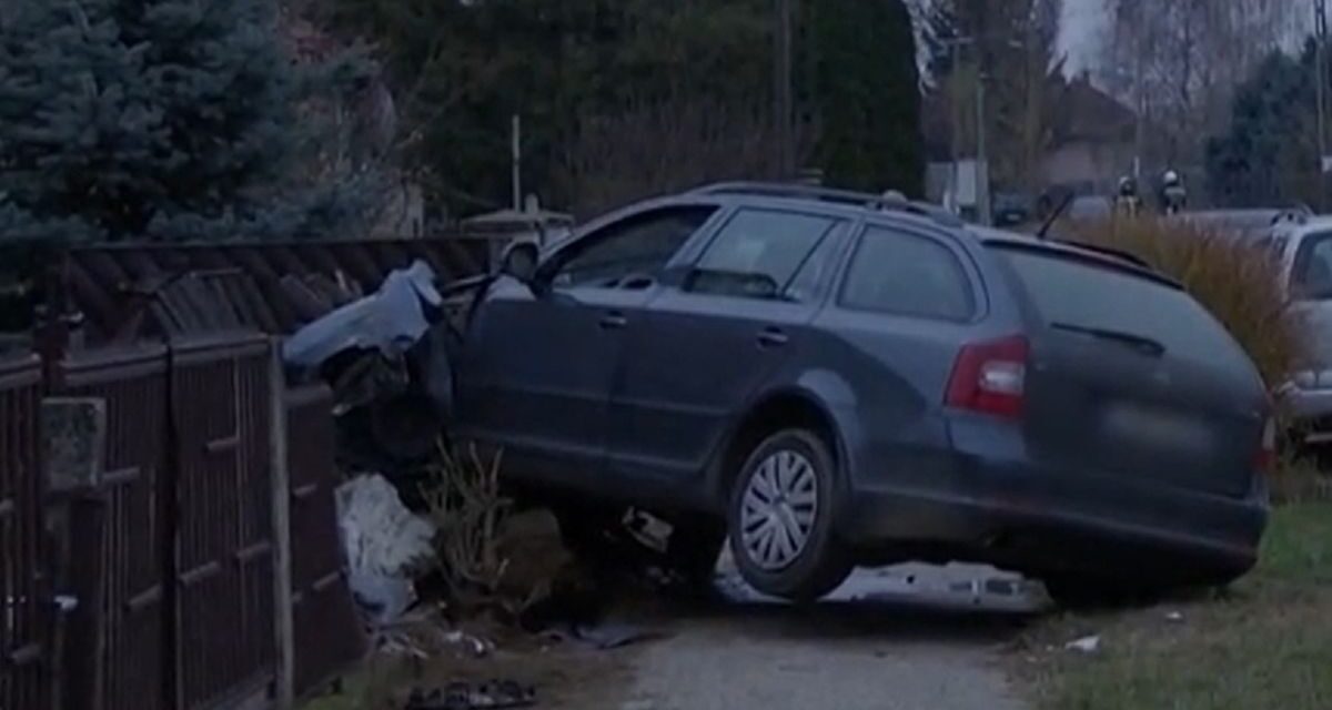 Elgázolt egy 3 éves kisfiút, majd kerítésnek csapódott egy autó Hodászon: a baleset után a rokonok balhézni kezdtek a sofőrrel