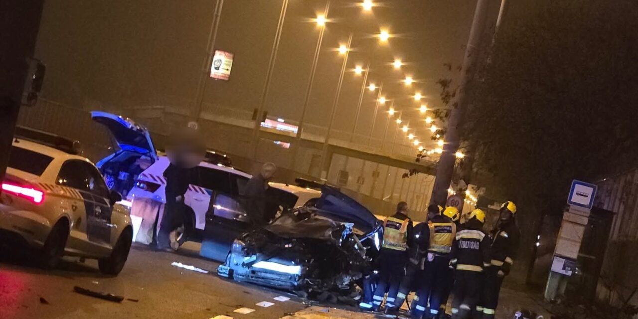 Sokkoló baleset Budapesten: 180 km/h-val csapódott a buszmegállóba a BMW-s, egy ember meghalt, a másik sérült lába pedig leszakadt