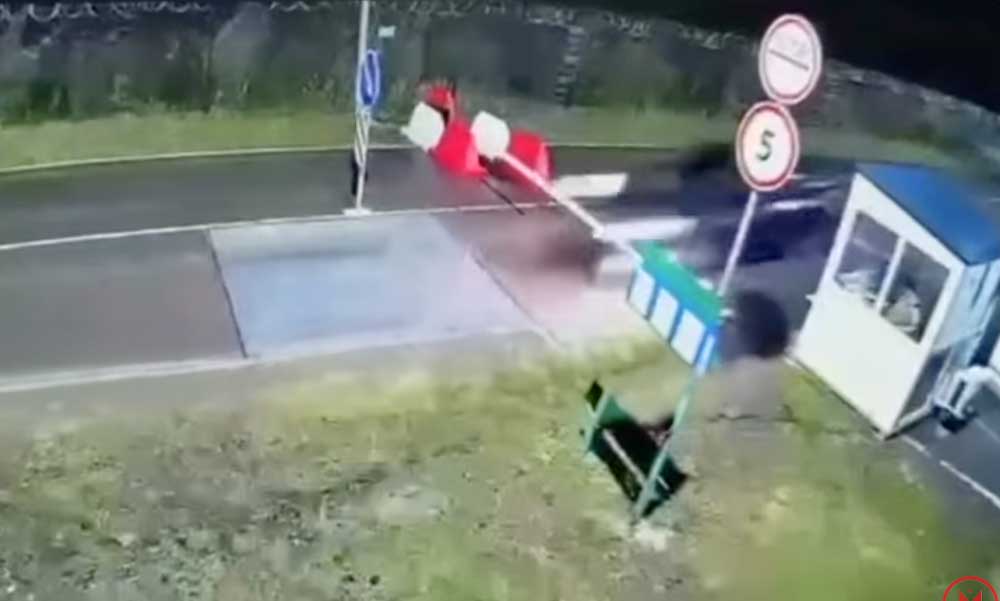 Filmbe illő jelenet az ukrán-magyar határon: áttörte a sorompót, így menekült el a mozgosítás elől egy ügyvéd – videó a cikkben